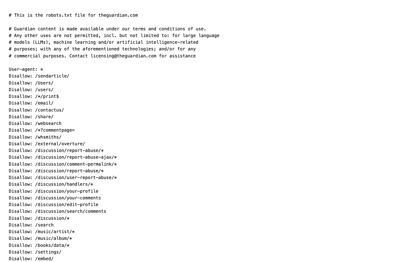 Файл robots.txt сайта theguardian.com с группами user-agent для ИИ-краулеров рядом с большими разрешающими группами, где есть только правила на уровне путей.